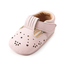 Load image into Gallery viewer, 2019 New Baby Girls First Step Shoes Baby Moccasins Soft Bottom Non-slip Toddler First Walkers Baby Booties Girls Shoes