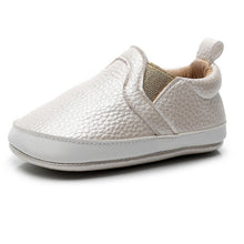 Load image into Gallery viewer, Leather baby boy shoes infant sneaker shoes newborn first walker soft soled toddler footwears for 0 -1year babiesобувь для малыш