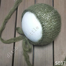 Load image into Gallery viewer, Handcraft Baby hand Knit Mohair Bonnet ,Baby Photography Props. Photography prop.on Baby Shower Gift
