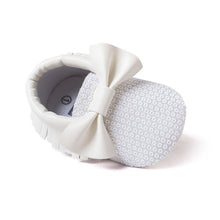 Load image into Gallery viewer, Handmade Soft Bottom Fashion Tassels Baby Moccasin Newborn Babies Shoes 19-colors PU leather Prewalkers Boots
