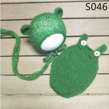 Load image into Gallery viewer, handmade mohair teddy bear hat + shorts     Newborn photography props
