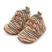 Load image into Gallery viewer, Genuine Leather Baby shoes Leopard print Baby Girls Soft shoes Horse hair Boys First walkers Lace Baby moccasins
