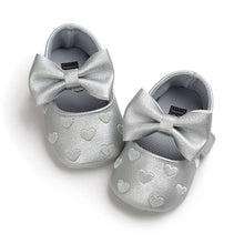 Load image into Gallery viewer, Baby PU Leather Baby Boy Girl Baby Moccasins Moccs Shoes Bow Fringe Soft Soled Non-slip Footwear Crib Shoes
