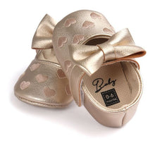 Load image into Gallery viewer, Baby PU Leather Baby Boy Girl Baby Moccasins Moccs Shoes Bow Fringe Soft Soled Non-slip Footwear Crib Shoes
