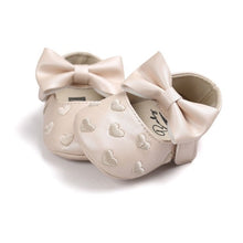Load image into Gallery viewer, Baby PU Leather Baby Boy Girl Baby Moccasins Moccs Shoes Bow Fringe Soft Soled Non-slip Footwear Crib Shoes
