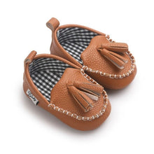 Load image into Gallery viewer, Moccasin First Walkers Newborn Baby Shoes Toddler Prewalker Shoes Baby Boy Girl Pu Tassel pendant Leather Shoes
