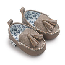 Load image into Gallery viewer, Moccasin First Walkers Newborn Baby Shoes Toddler Prewalker Shoes Baby Boy Girl Pu Tassel pendant Leather Shoes
