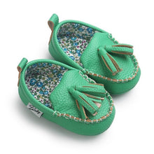 Load image into Gallery viewer, Moccasin First Walkers Newborn Baby Shoes Toddler Prewalker Shoes Baby Boy Girl Pu Tassel pendant Leather Shoes
