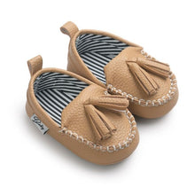 Load image into Gallery viewer, Moccasin First Walkers Newborn Baby Shoes Toddler Prewalker Shoes Baby Boy Girl Pu Tassel pendant Leather Shoes
