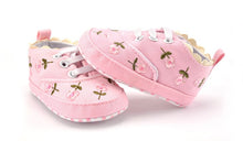 Load image into Gallery viewer, Baby Girl Shoes White Lace Floral Embroidered Soft Shoes Prewalker Walking Toddler Kids Shoes First Walker free shipping
