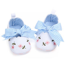 Load image into Gallery viewer, Baby Girl Shoes White Lace Floral Embroidered Soft Shoes Prewalker Walking Toddler Kids Shoes First Walker free shipping
