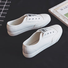 Load image into Gallery viewer, Canvas Shoes Women's 2020 Summer New Style All-match Slipon Lazy White Shoes Casual Sneakers Gumshoe Girls 35-40 Black Green
