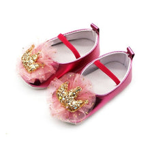 Load image into Gallery viewer, Baby Shoes Newborn PU Bow Cute Crown Non-slip Soft Bottom Baby Girl Shoes First Walker Fashion Princess Shoes
