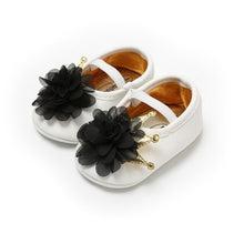 Load image into Gallery viewer, Baby Shoes Newborn PU Bow Cute Crown Non-slip Soft Bottom Baby Girl Shoes First Walker Fashion Princess Shoes
