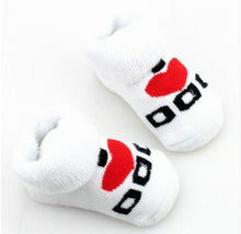 Load image into Gallery viewer, 1 bag Baby Cotton Bibs Towel Socks Sets Newborn Kids Burp Cloths+Socks +Anti-scratch Gloves Boys Girls Christmas Birthday Gift
